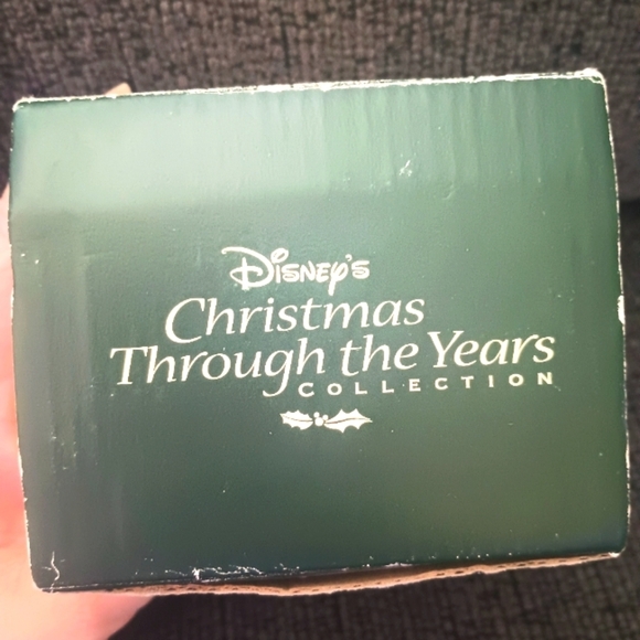 Disney Christmas Through The Years Mug (5th Out Of A Series Of 5) - Picture 6 of 8